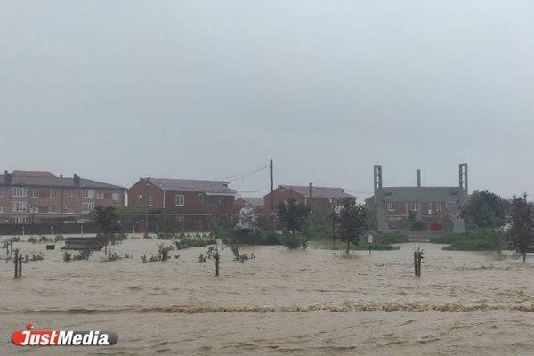 Грузия временно закрыла границу с Россией из-за сильных дождей - Фото 1