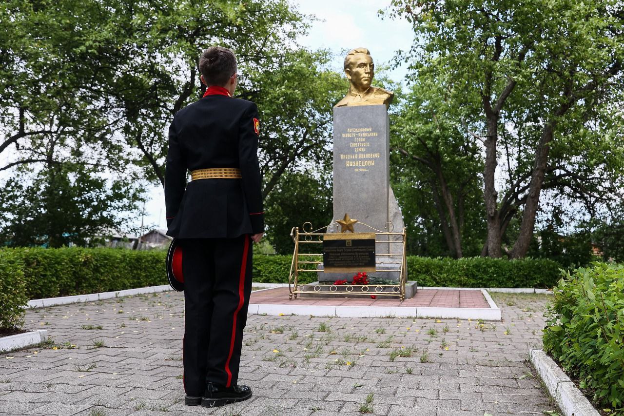 Памятник Николаю Кузнецову Курская битва