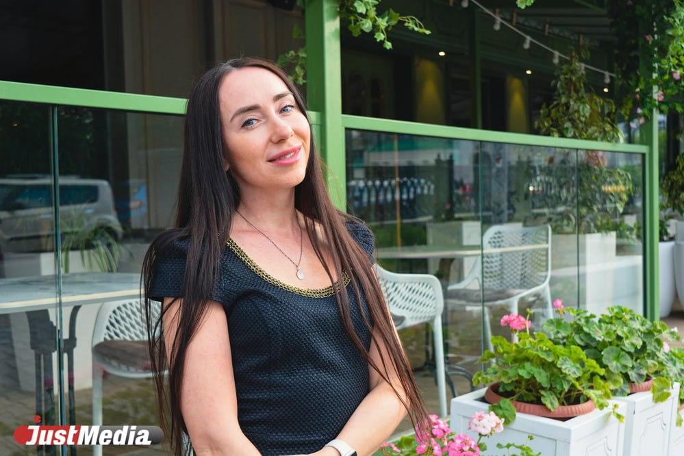 Анастасия, косметолог: «Выпить кофе с девочками в такую погоду – самое то». В Екатеринбурге +24 градуса - Фото 1
