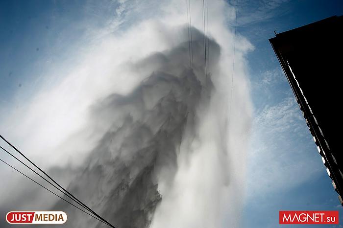 В Иванове забил коммунальный гейзер из кипятка. Без отопления остались 6000 человек - Фото 1