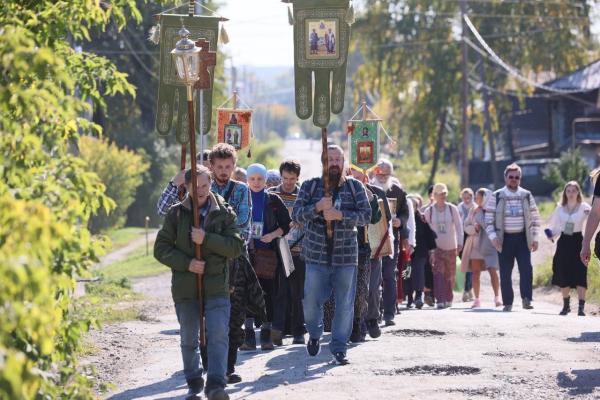 Верующие со всей России пройдут по Среднему Уралу 180 км за 11 дней - Фото 1