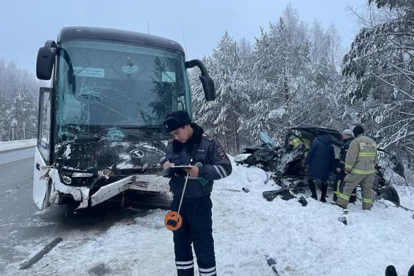 Четыре человека погибли в ДТП на 208 км Серовского тракта - Фото 1