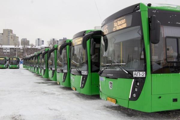 В Екатеринбурге под Новый год на маршруты вышли 15 новых автобусов - Фото 1