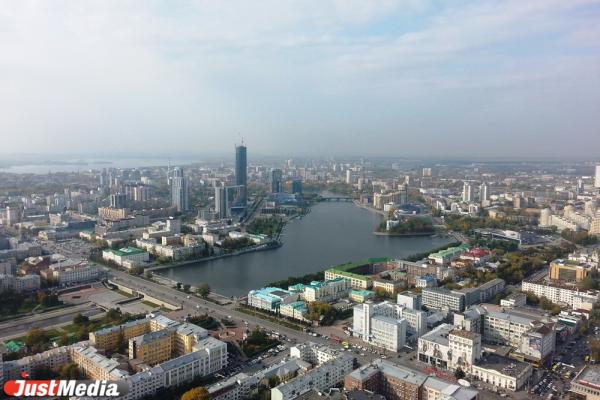 Свердловская область вошла в топ-10 регионов России по объему ввода жилья в 2023 году - Фото 1