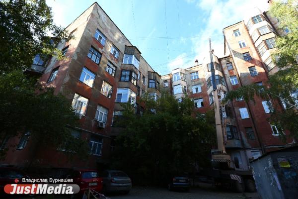 Жители дома в Городке Чекистов полгода живут без лифтов из-за отсрочек подрядчика - Фото 1