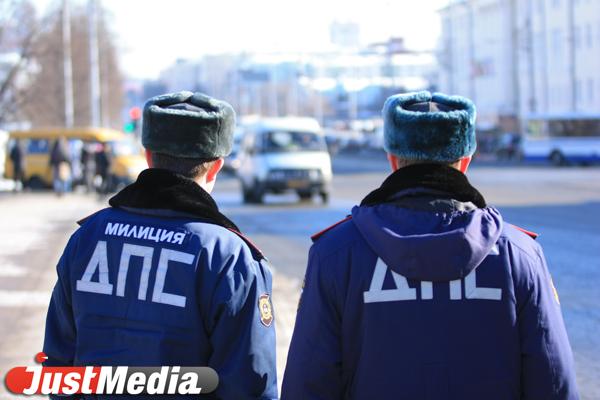 ГИБДД начала розыск автоблогерши из Екатеринбурга, ездящей без прав - Фото 1