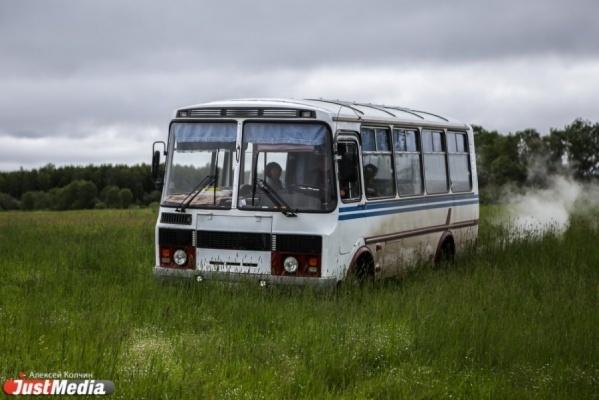 В Лесном горожане вынуждены ездить на аварийных автобусах  - Фото 1