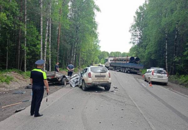 На севере Свердловской области в массовом ДТП пострадали три человека - Фото 1