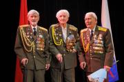Три екатеринбургских ветерана получили награды за освобождение Беларуси