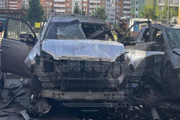 Внутри взорвавшегося в Москве внедорожника находились боец СВО и его жена - Фото 1