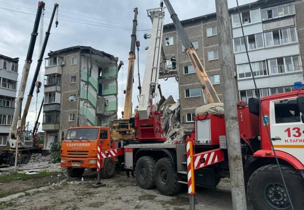 Один человек погиб под завалами обрушившегося дома в Нижнем Тагиле - Фото 1