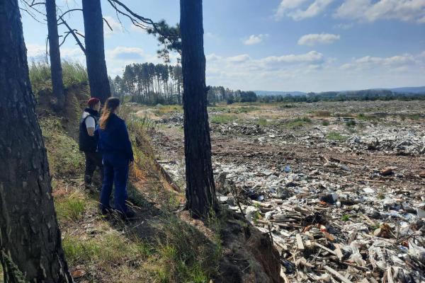 Прокуратура начала проверку по факту свалки с опасными медотходами вблизи Кольцово - Фото 1