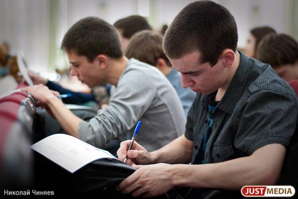 В Госдуме предложили давать беременным студенткам выплаты в размере МРОТ - Фото 1