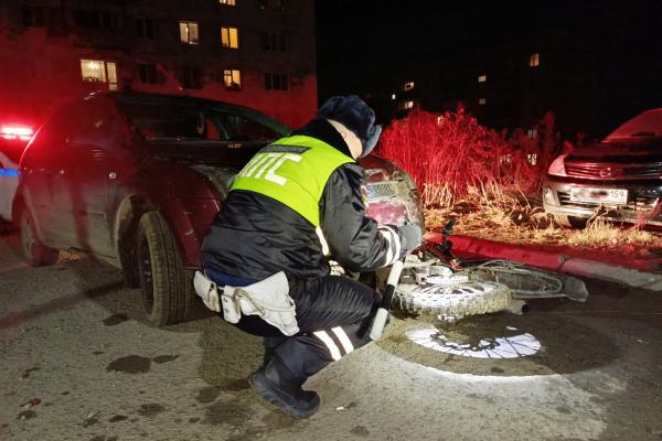 Под Нижним Тагилом водитель «Форда» снес питбайк с двумя подростками и скрылся - Фото 1