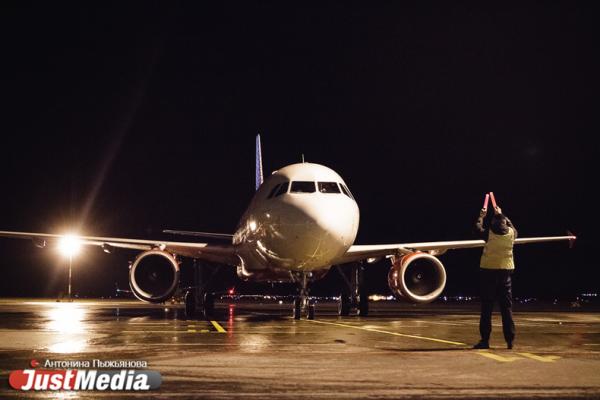 Восемь самолетов не смогли приземлиться накануне вечером из-за ЧП в Кольцово - Фото 1