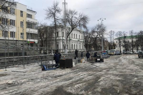 В Екатеринбурге каток на площади 1905 года обретет смотровые площадки и фудкорт - Фото 1