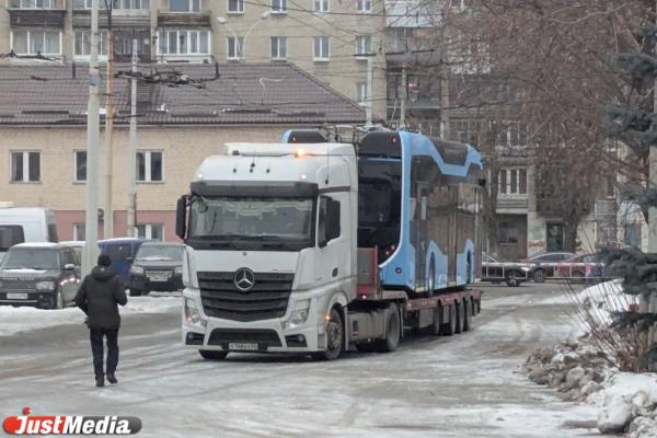 В Екатеринбург приехал 11-й новый троллейбус - Фото 1