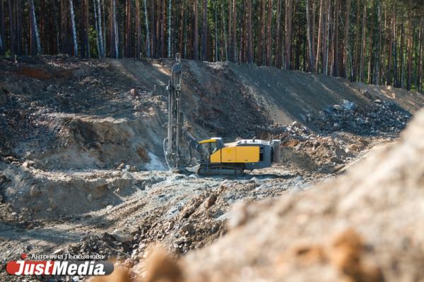 Евгений Куйвашев анонсировал ремонт почти 300 км дорог в рамках нового нацпроекта в 2025 году - Фото 1