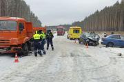 ГИБДД полностью закрыла движение на Тюменском тракте из-за массового ДТП