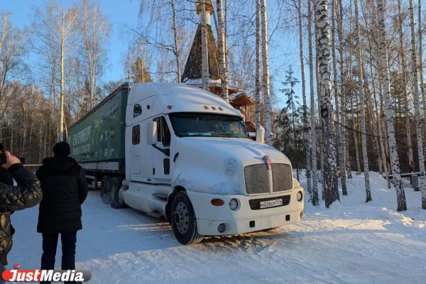 Алексей Орлов отправил фуру с гуманитарной помощью уральским солдатам на СВО - Фото 1