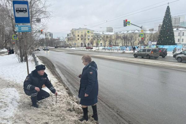 Прокурор Екатеринбурга Светлана Кузнецова выявила нарушения при очистке дорог и тротуаров от снега - Фото 1