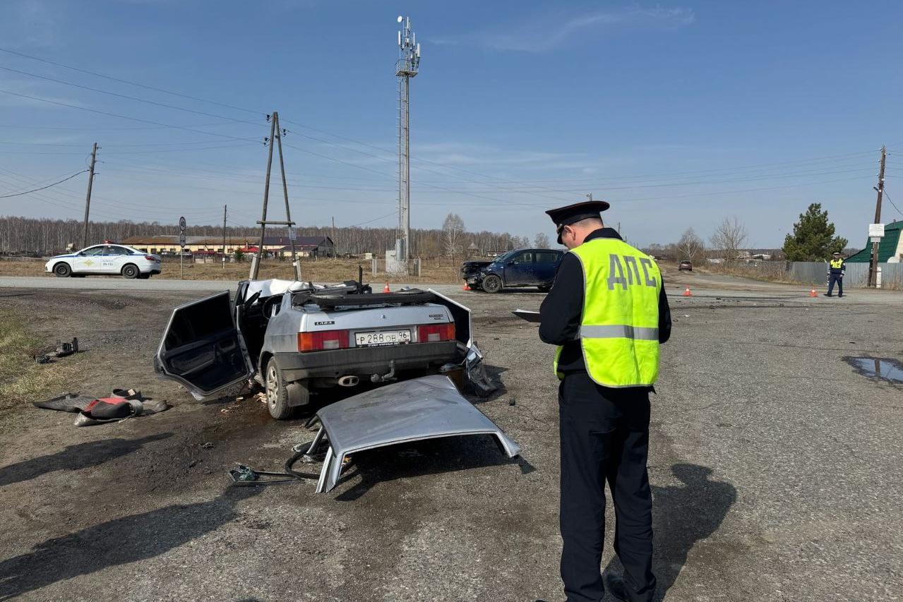 Три человека пострадали в ДТП под Каменск-Уральским - Фото 1