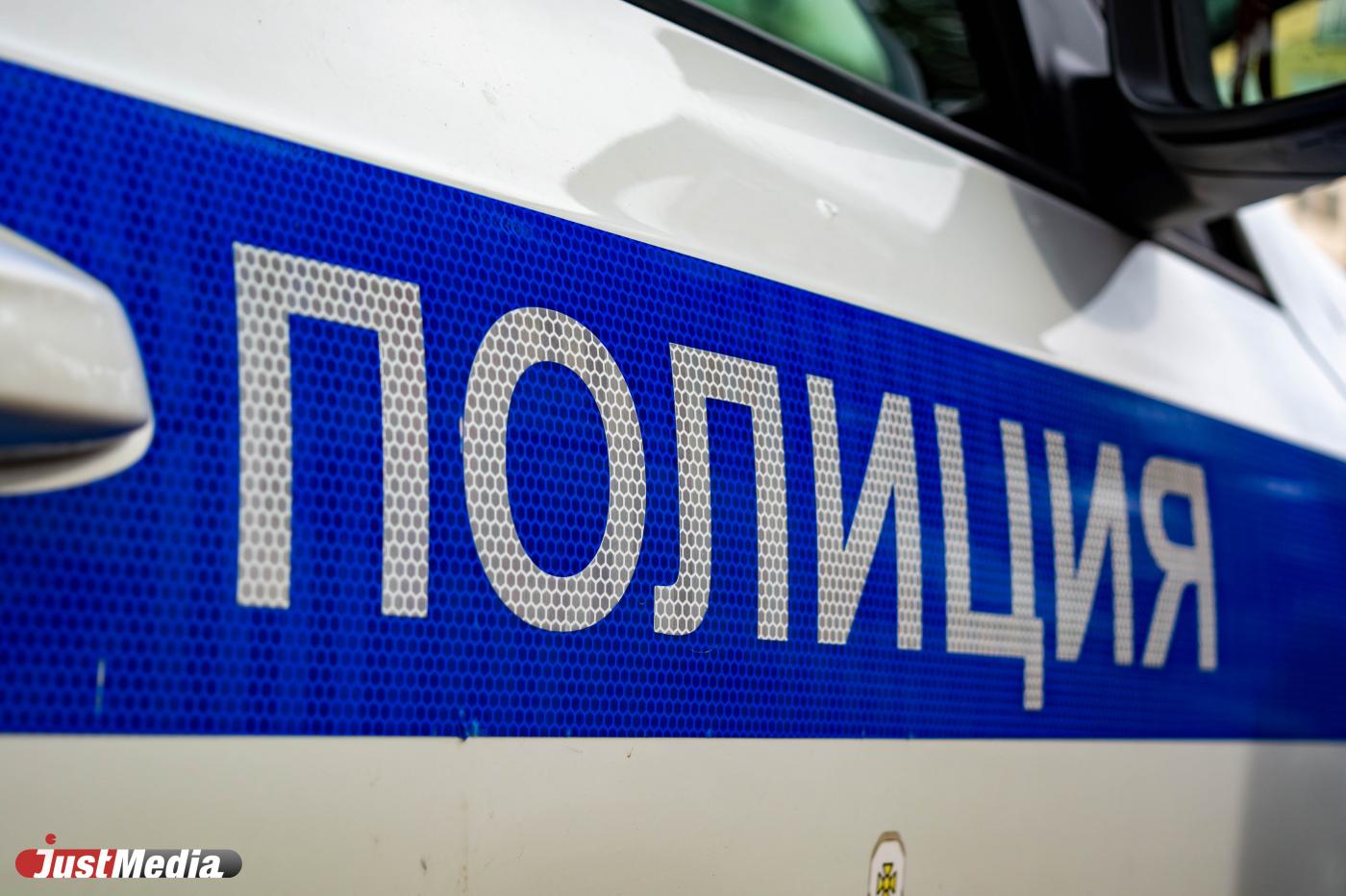 Жительница Нижнего Тагила терроризирует соседку и снимает порно в подъезде - Фото 1