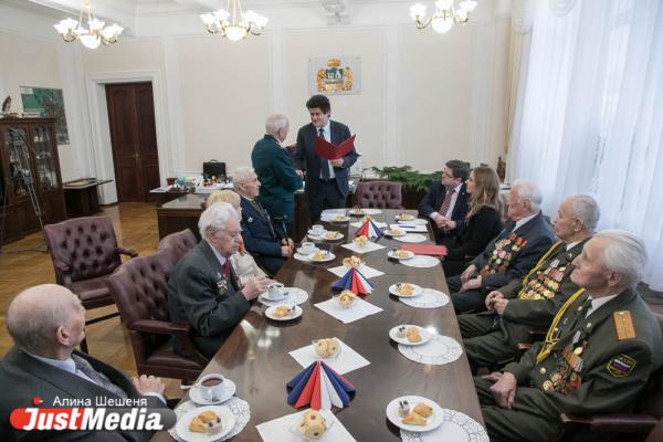 Высокинский наградил 9 ветеранов медалями «75 лет Победы» в Великой Отечественной войне - Фото 8