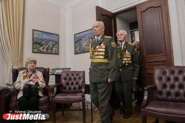 Высокинский наградил 9 ветеранов медалями «75 лет Победы» в Великой Отечественной войне - Фото 16