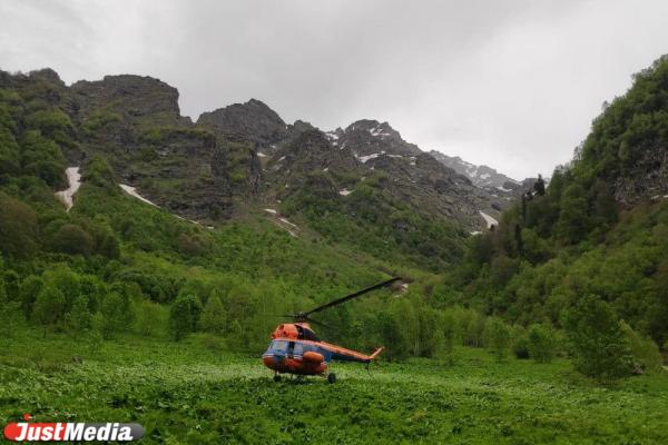 «Мог сорваться в ущелье или попасть под лавину». Волонтеры завершили поиски уральского туриста, пропавшего в горах Абхазии - Фото 11