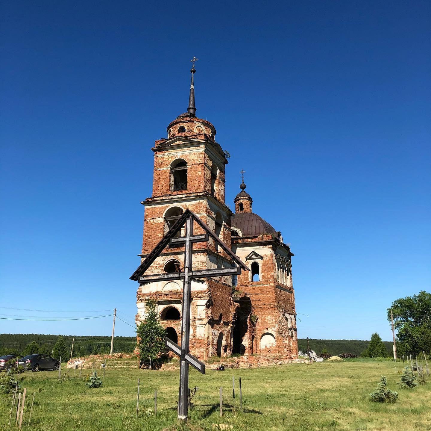 Село смолинское свердловская область. Заброшенный храм Бродокалмак. Смолинская заброшенная Церковь. Заброшенные церкви Алтайского края. Заброшенные храмы Забайкальского края.