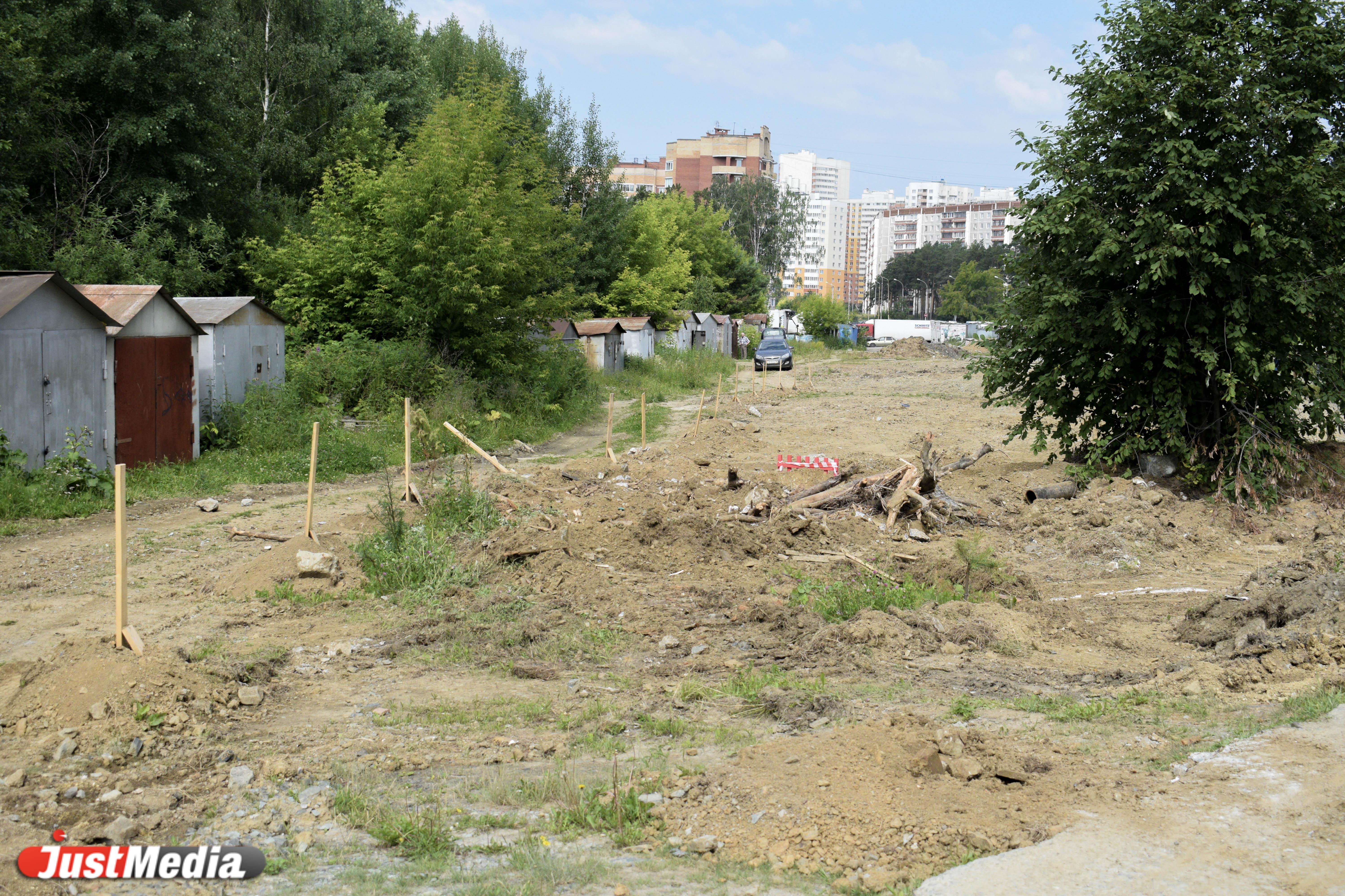 Опасно и неудобно. Почему на Уктусе нужна новая дорога на Рощинской |  08.07.2022 | Екатеринбург - БезФормата