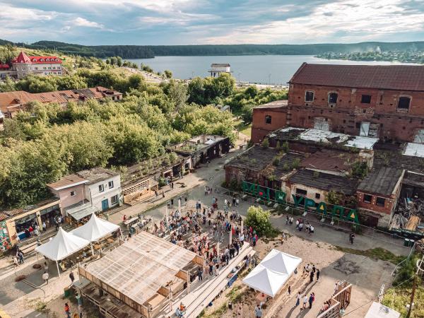 Афиша событий Екатеринбурга: SUMMER FEST, выставка «Сады и город» и лекция о древнерусском пении - Фото 11