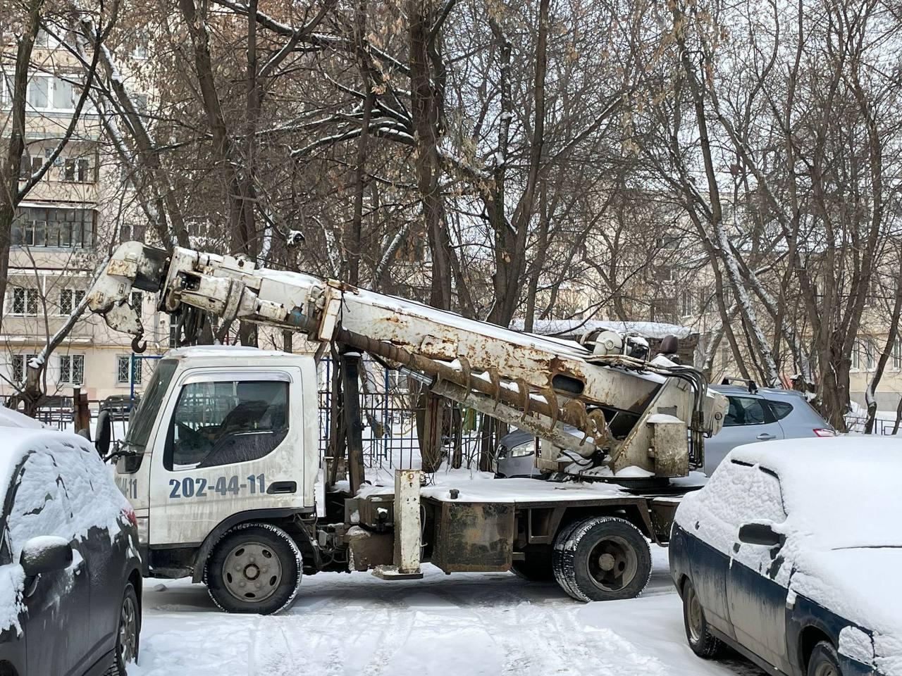 В центре Екатеринбурга жители протестуют из-за возводящегося забора на  территории объекта культурного наследия | 10.02.2023 | Екатеринбург -  БезФормата