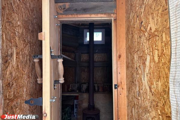 В Свердловской области в 400-летней деревне физик-ядерщик построил подземный бункер - Фото 9