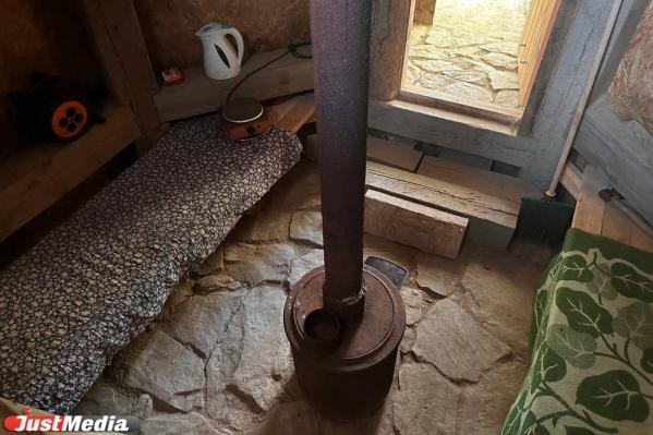В Свердловской области в 400-летней деревне физик-ядерщик построил подземный бункер - Фото 10