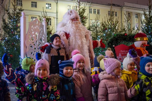 Жители Екатеринбурга отправляют открытки с новогодними пожеланиями городу - Фото 2