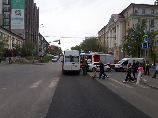 В Екатеринбурге водитель «Газели» устроил ДТП, где пострадали женщина и двое детей - Фото 2