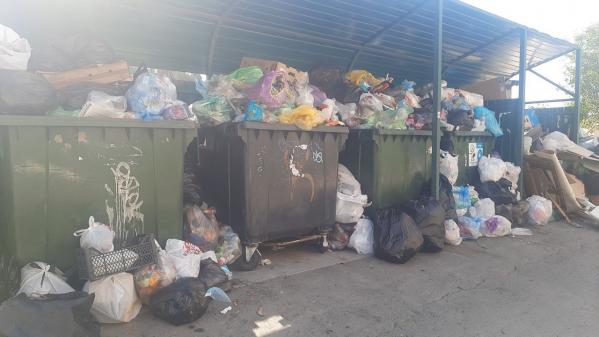 Жители западных городов Свердловской области жалуются на проблемы с вывозом мусора - Фото 6