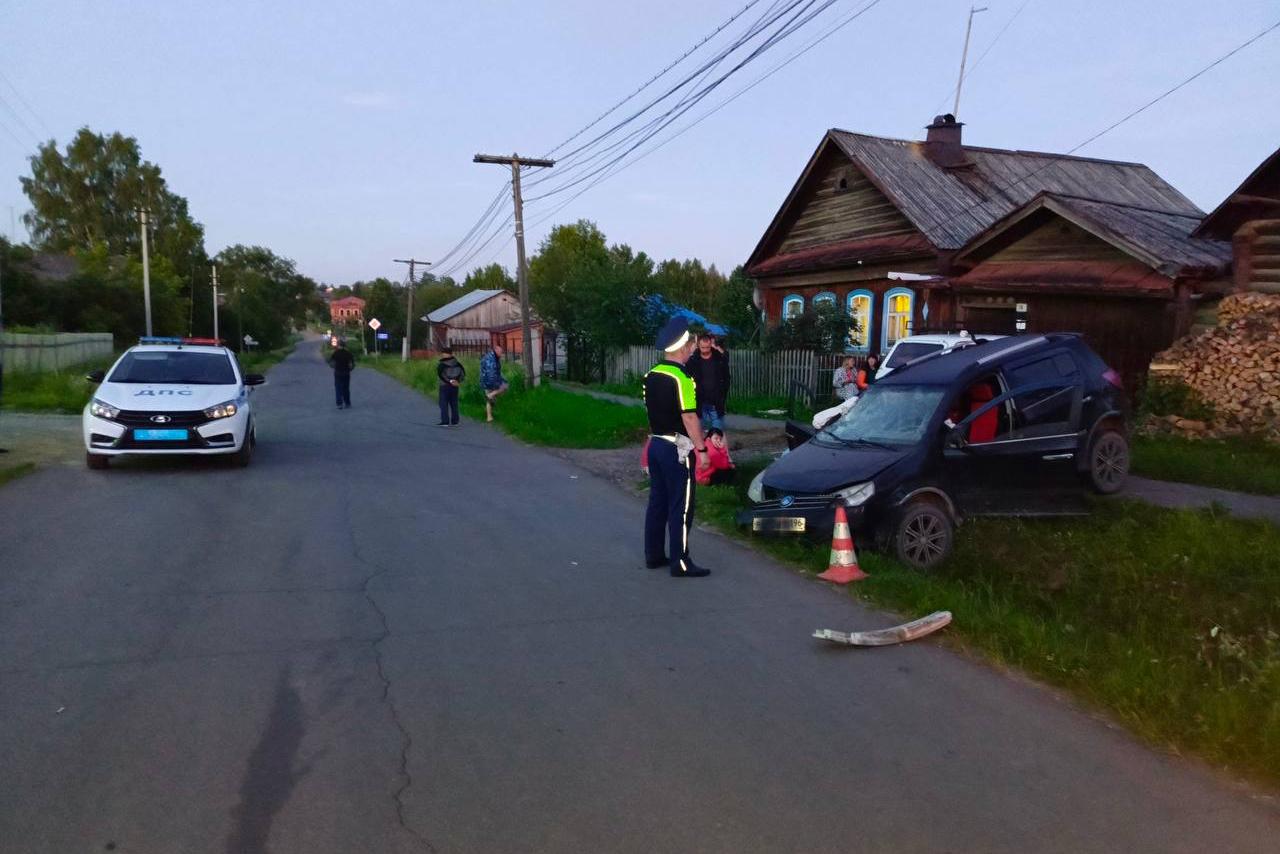 В Висиме пассажир «Джили» вылетел через лобовое стекло и погиб | 08.07.2024  | Екатеринбург - БезФормата