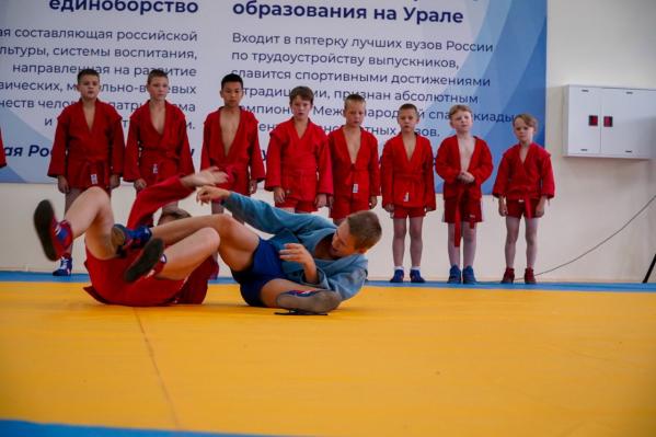 В УрГУПСе открыли новый зал самбо - Фото 3