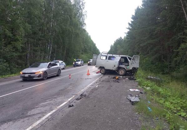 На окраине Екатеринбурга автоледи за рулем кроссовера устроила смертельное ДТП с «буханкой» - Фото 2