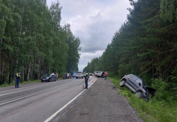 На окраине Екатеринбурга автоледи за рулем кроссовера устроила смертельное ДТП с «буханкой» - Фото 3