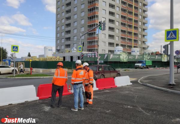 На Уктусе раньше срока открыли проезд по новой улице Рощинской - Фото 11