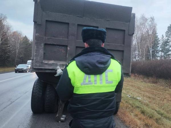 У Заречного, влетев в двигавшийся впереди самосвал, погиб водитель грузовика - Фото 3