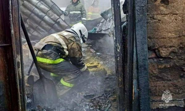 В Алтайском крае отец вернулся в горящий дом за сыном, но выйти они не смогли - Фото 2