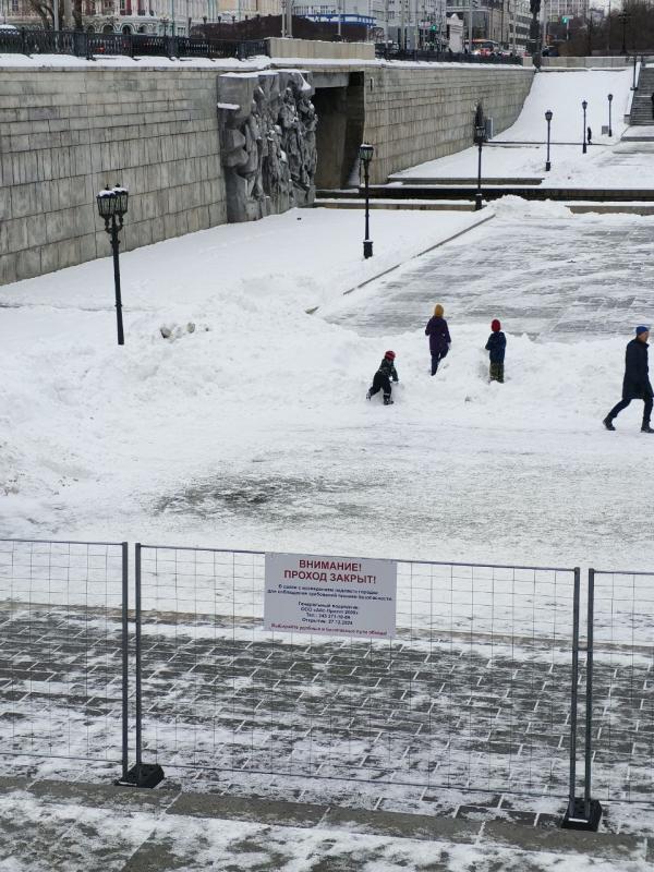 В Историческом сквере закрыли переход и обе лестница по Ленина - Фото 2