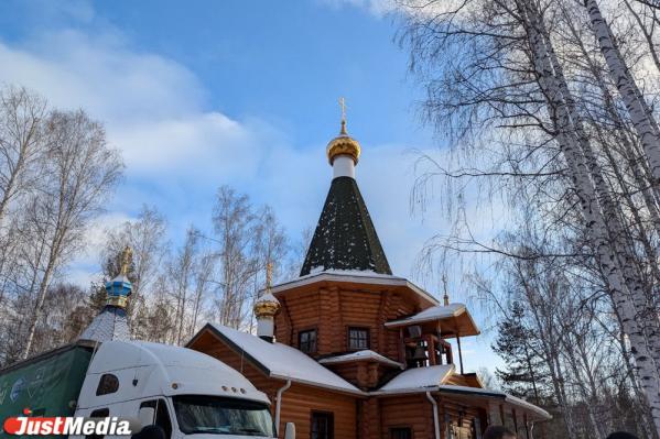 Алексей Орлов отправил фуру с гуманитарной помощью уральским солдатам на СВО - Фото 2